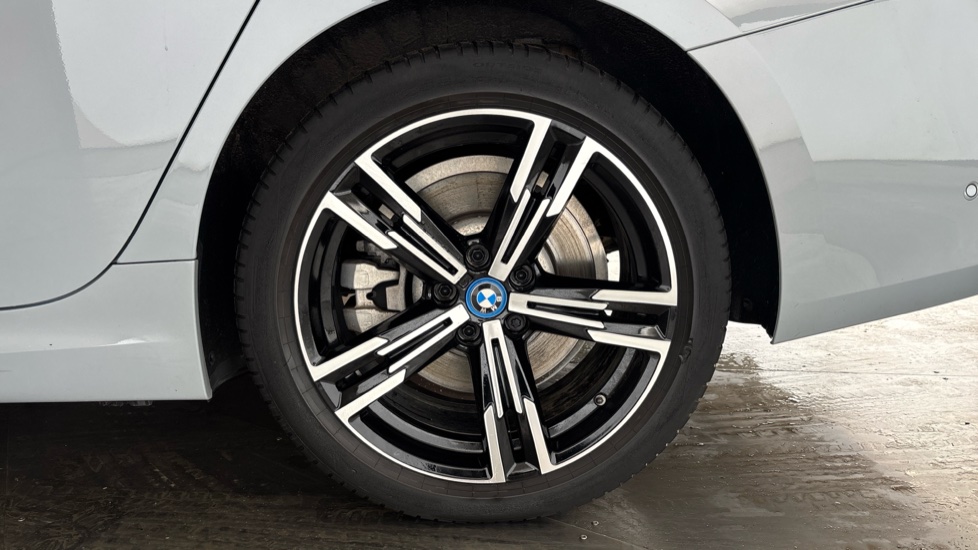 BMW 3 SERIES Image 18