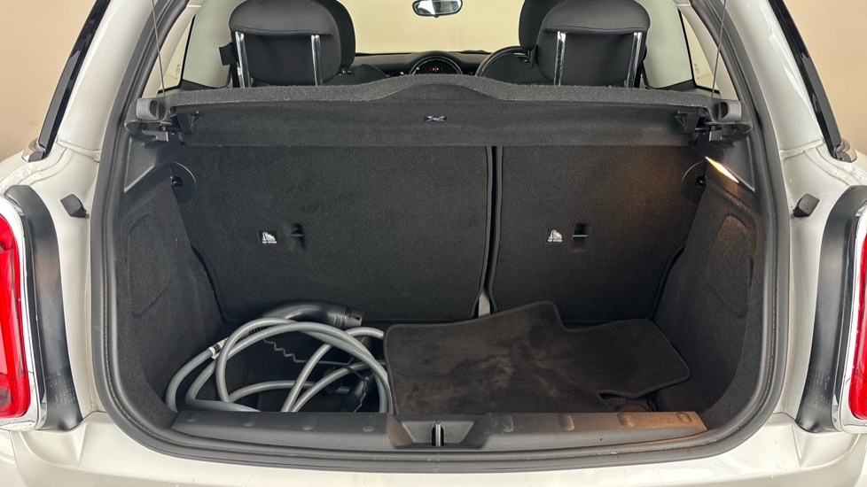 MINI HATCHBACK Image 15