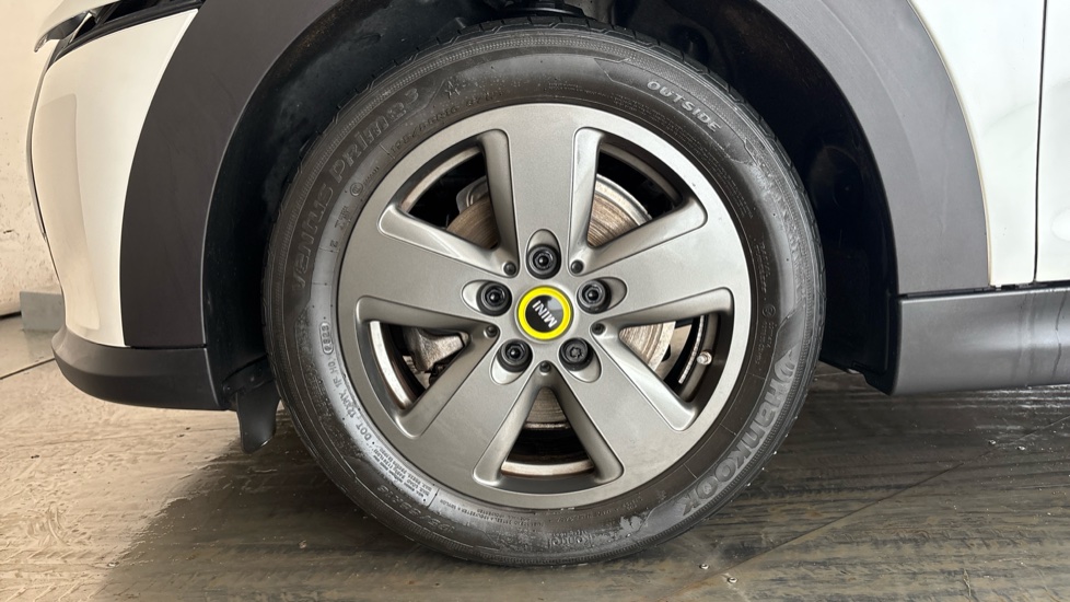 MINI HATCHBACK Image 17
