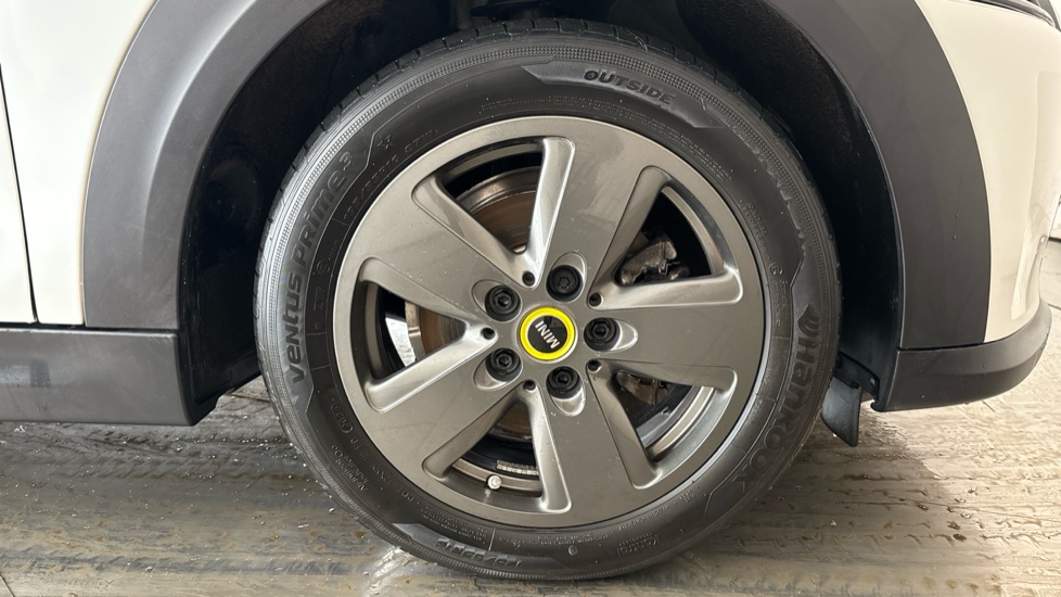 MINI HATCHBACK Image 20