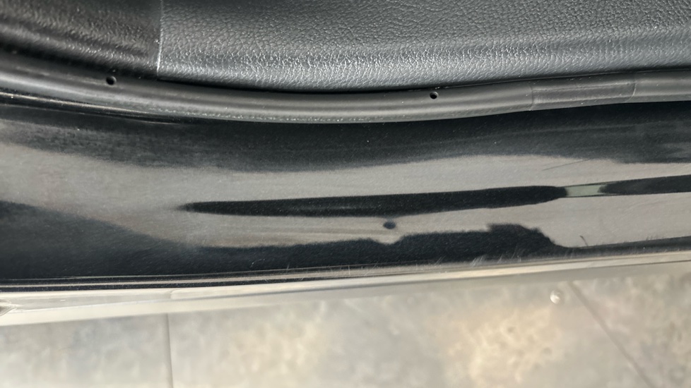 LEXUS UX Dent and scratches
