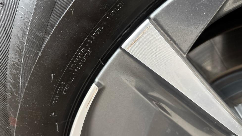 LEXUS UX Scratches