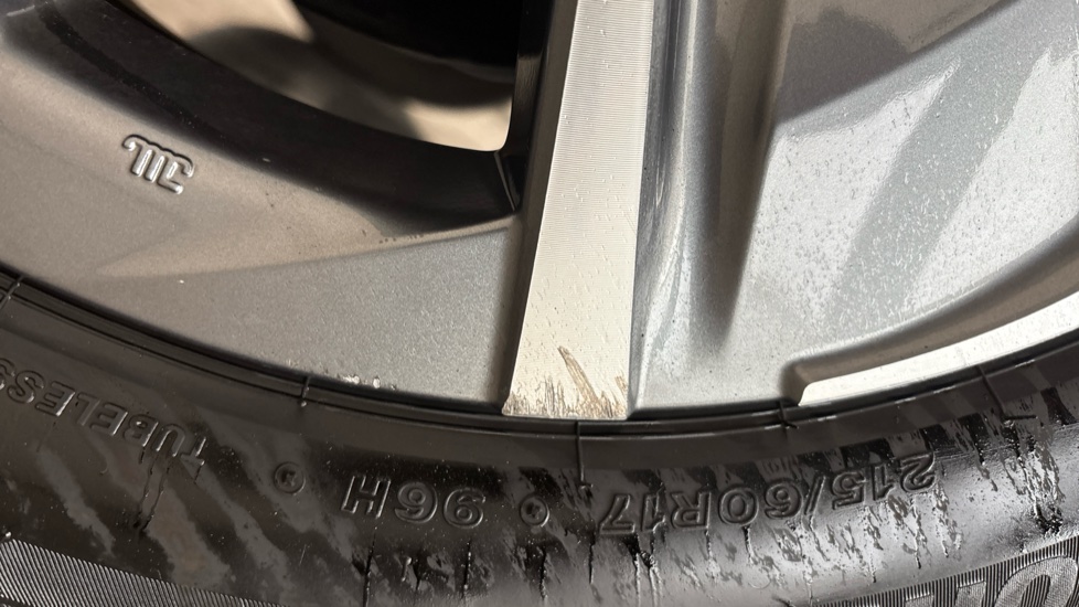 LEXUS UX Scuff
