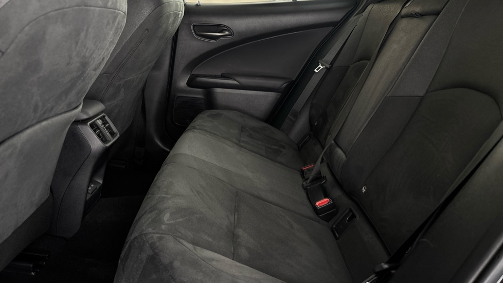 LEXUS UX Image 14