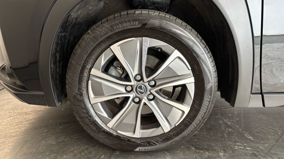 LEXUS UX Image 17