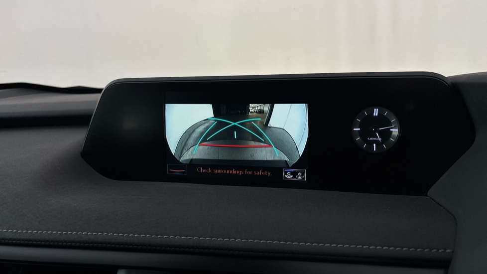 LEXUS UX Reverse camera