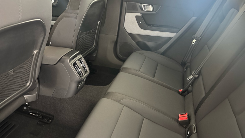 POLESTAR 2 Image 14