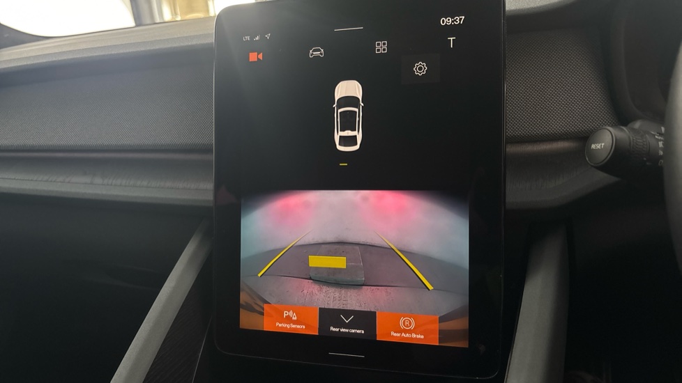 POLESTAR 2 reverse camera