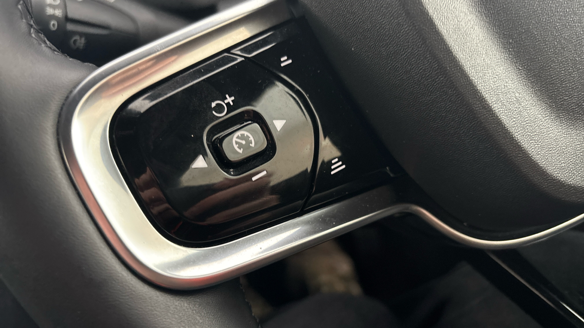 4020854 170kW 69kWh Standard Range SM [Pilot] 5dr Auto