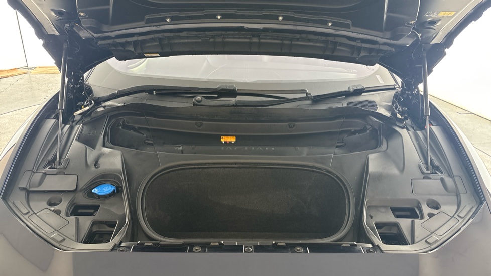 JAGUAR I-PACE Image 16