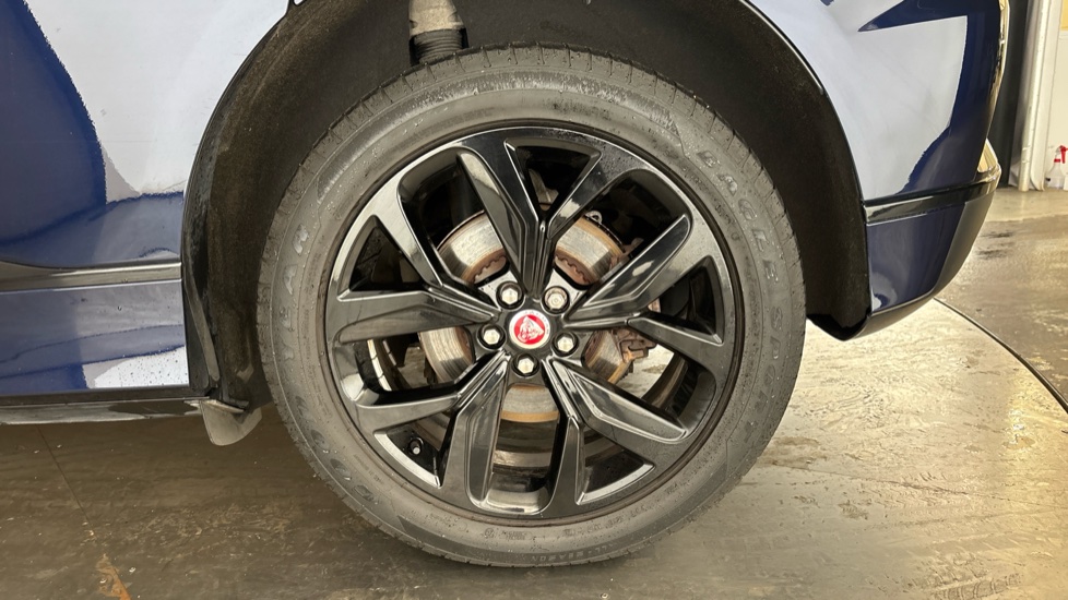 JAGUAR I-PACE Image 18