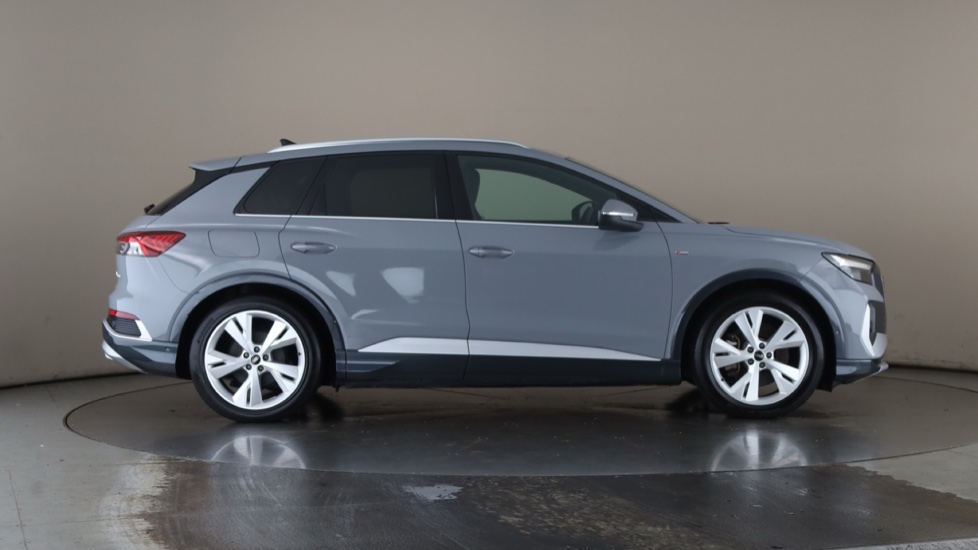 AUDI Q4 Image 6