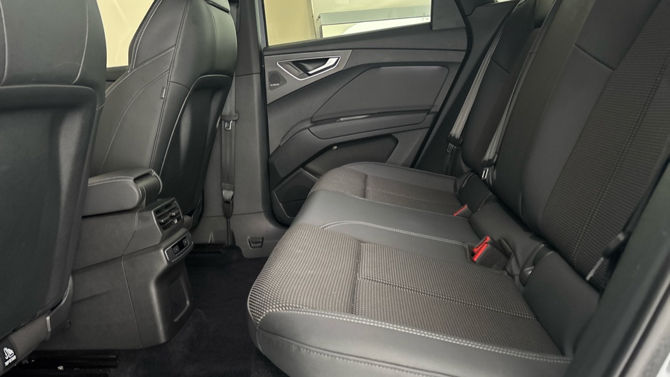 AUDI Q4 Image 14