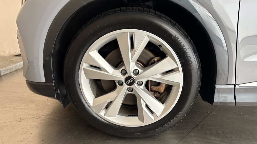 AUDI Q4 Image 17