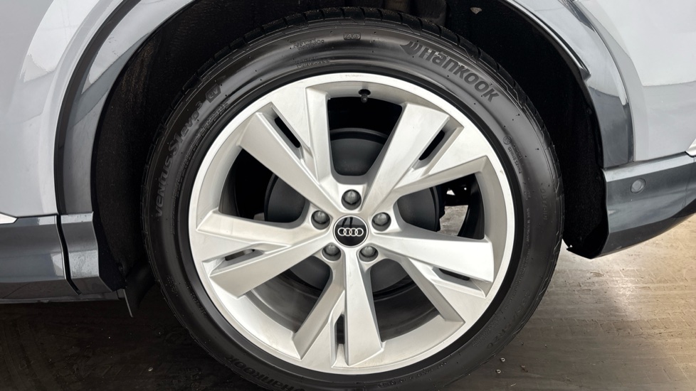 AUDI Q4 Image 18
