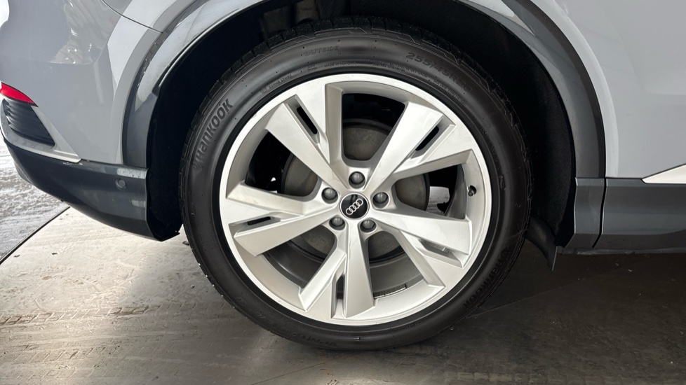 AUDI Q4 Image 19