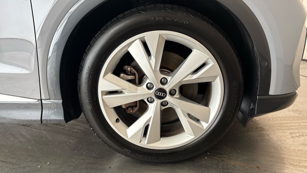 AUDI Q4 Image 20
