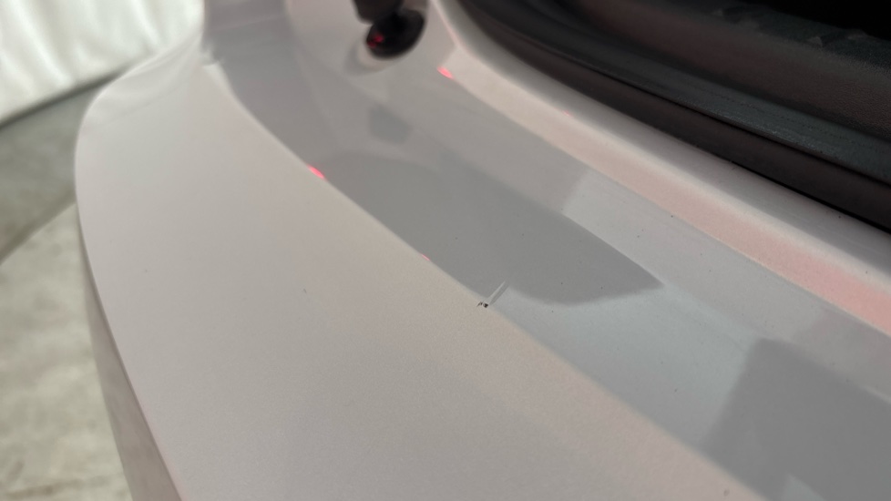 POLESTAR 2 Scratches and dent