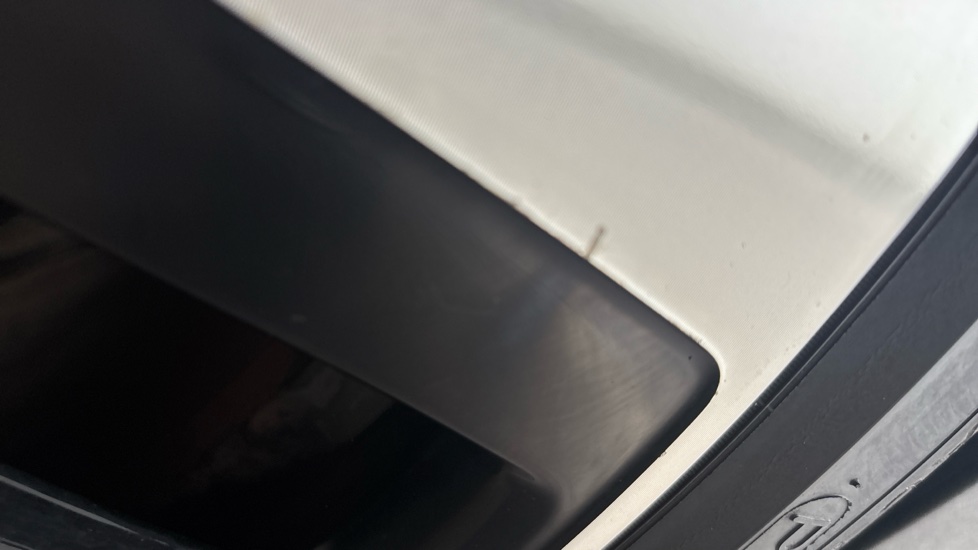 POLESTAR 2 scuff