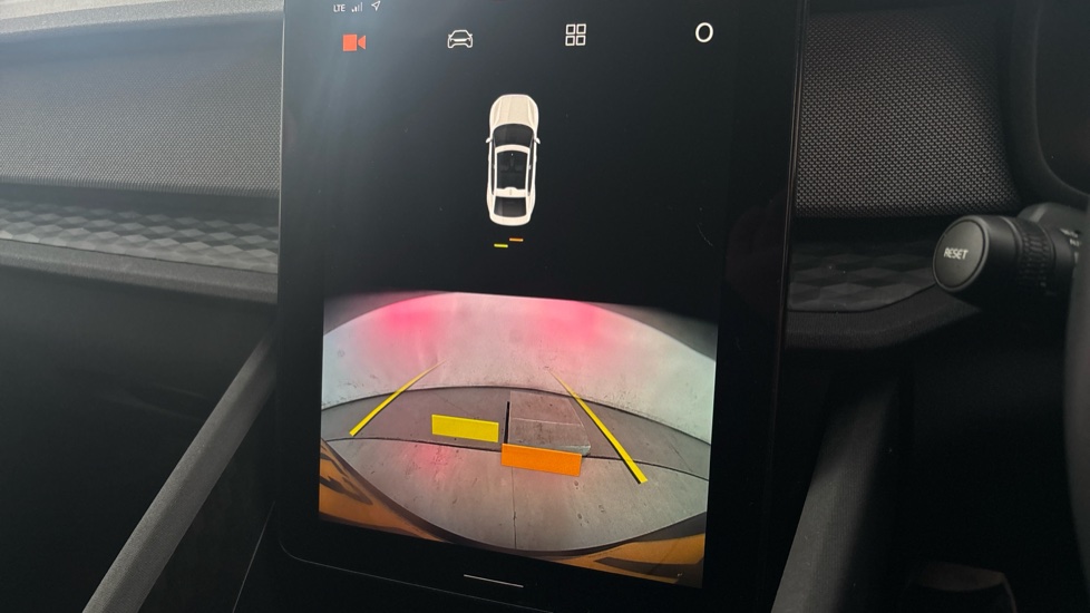 POLESTAR 2 reverse camera