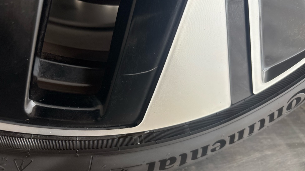 POLESTAR 2 Scratches