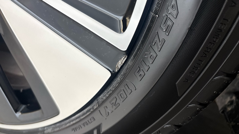 POLESTAR 2 Scuff