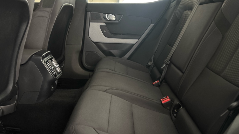 POLESTAR 2 Image 14