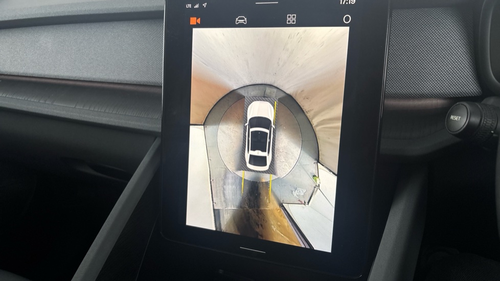 POLESTAR 2 reverse camera
