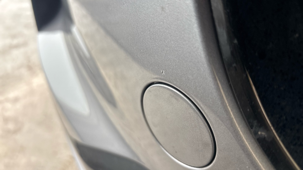 JAGUAR I-PACE Multiple chips