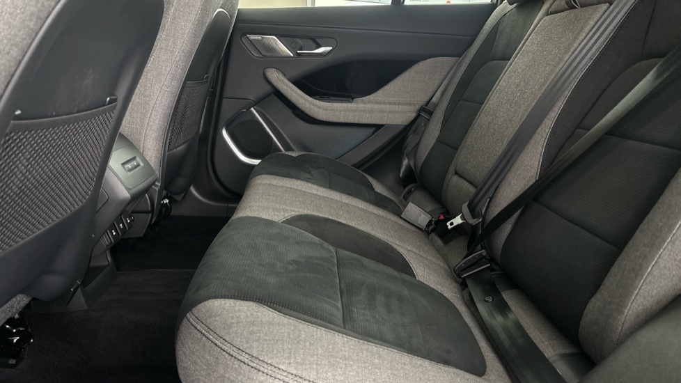 JAGUAR I-PACE Image 14