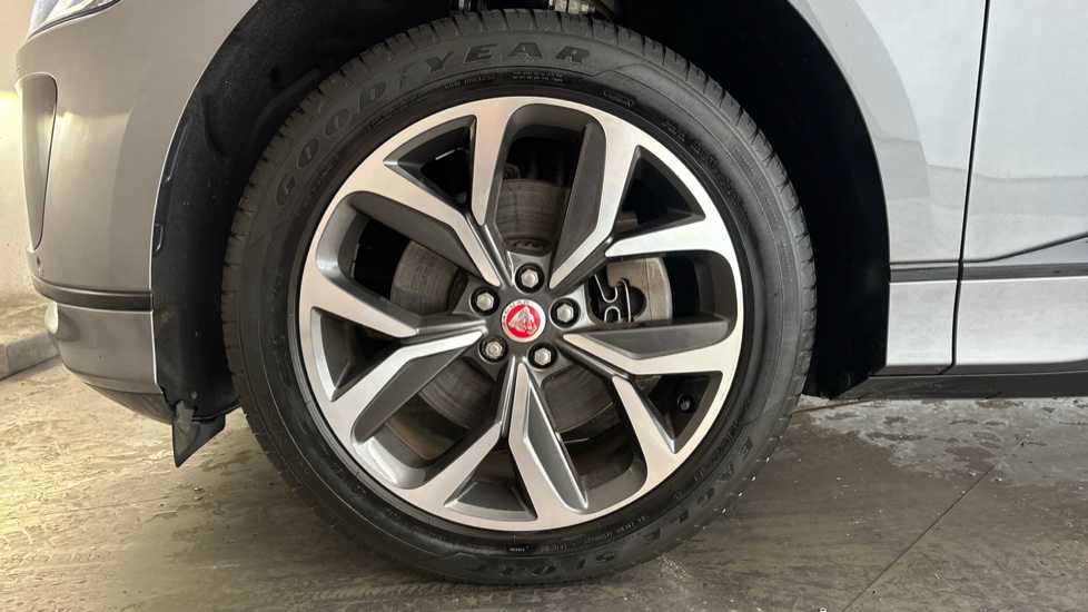 JAGUAR I-PACE Image 17