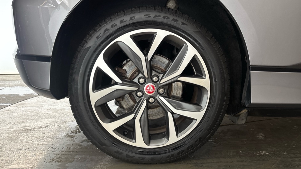 JAGUAR I-PACE Image 19