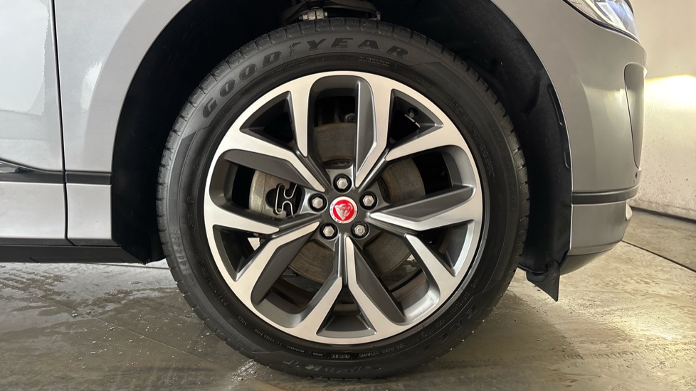 JAGUAR I-PACE Image 20