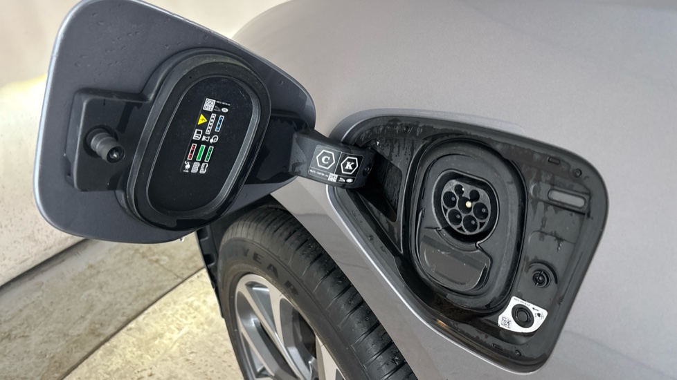 JAGUAR I-PACE Image 21