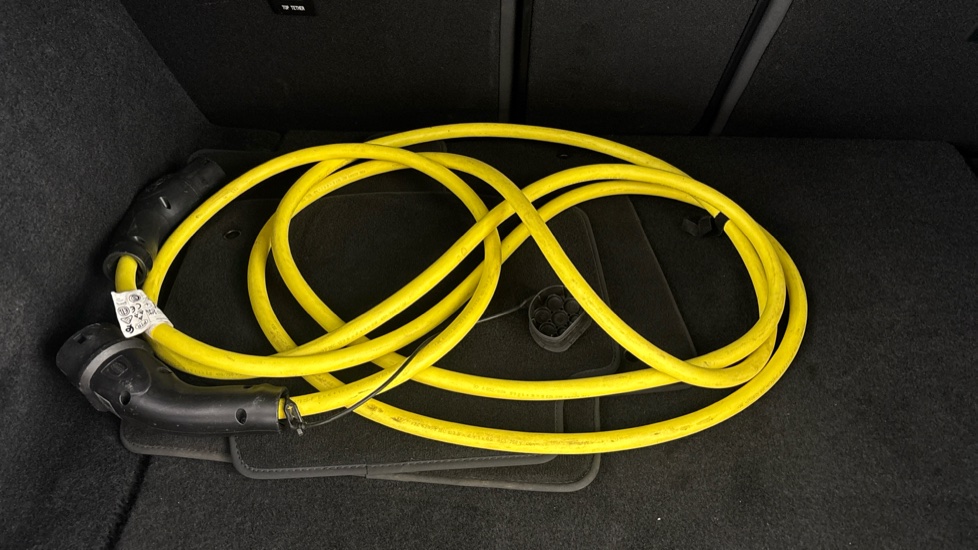 JAGUAR I-PACE Image 22