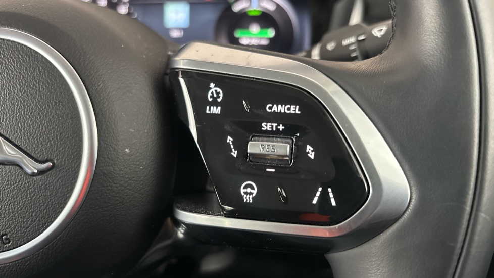 JAGUAR I-PACE Cruise control