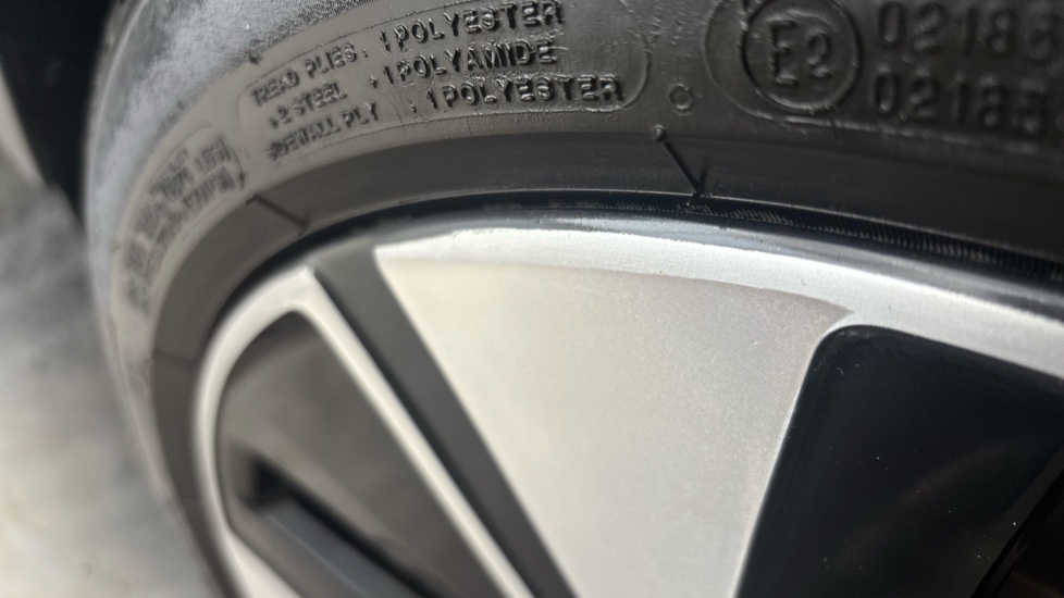 POLESTAR 2 imperfection
