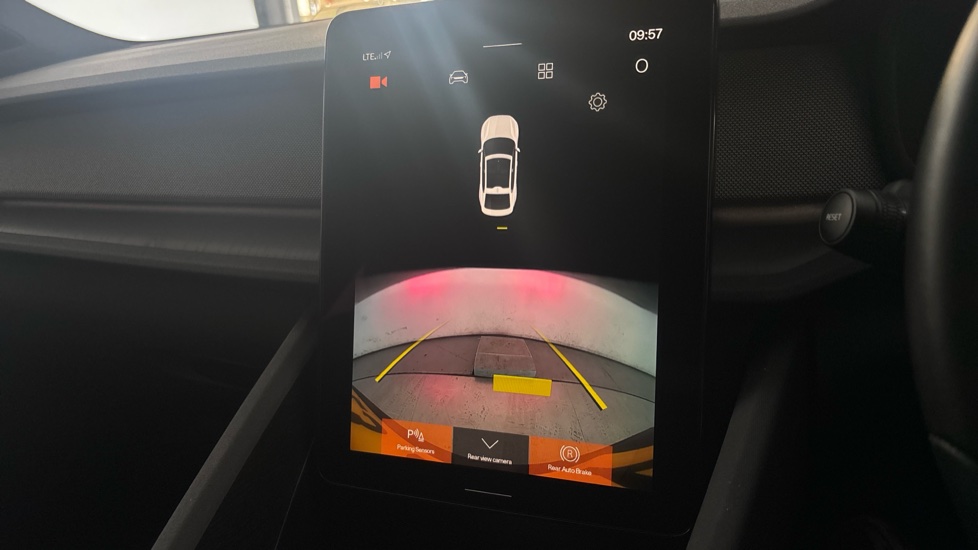 POLESTAR 2 reverse camera