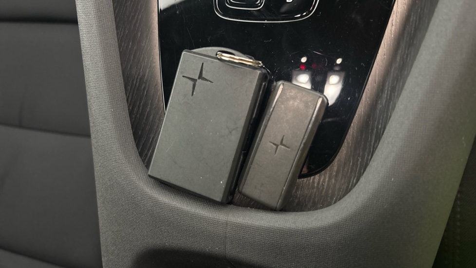 POLESTAR 2 two keys