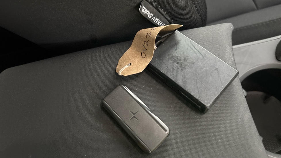 POLESTAR 2 two keys