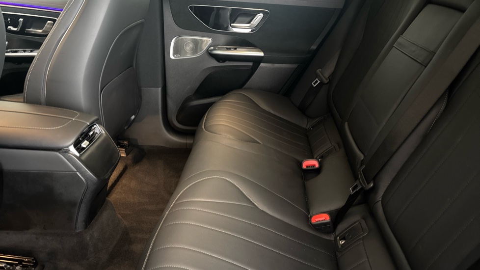 MERCEDES EQE Image 14