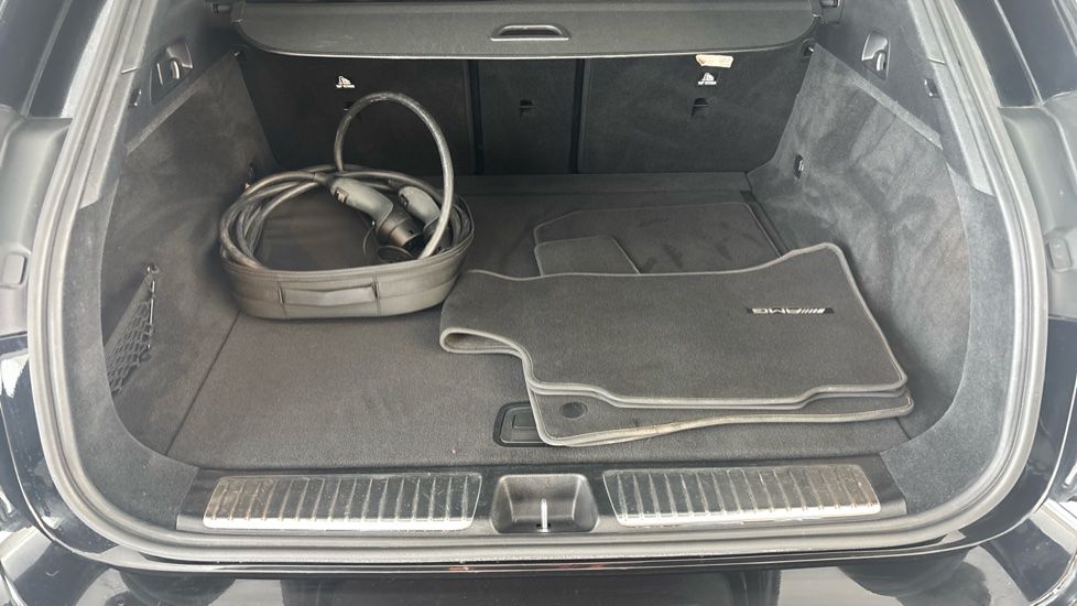 MERCEDES EQE Image 15