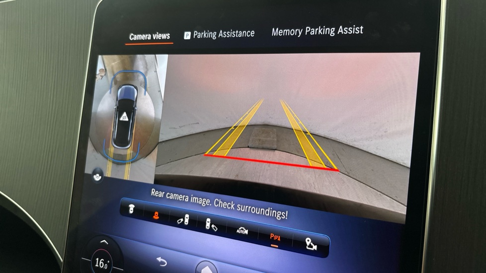 MERCEDES EQE reverse camera