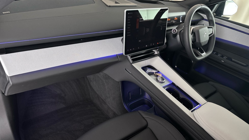 POLESTAR 4 Image 10