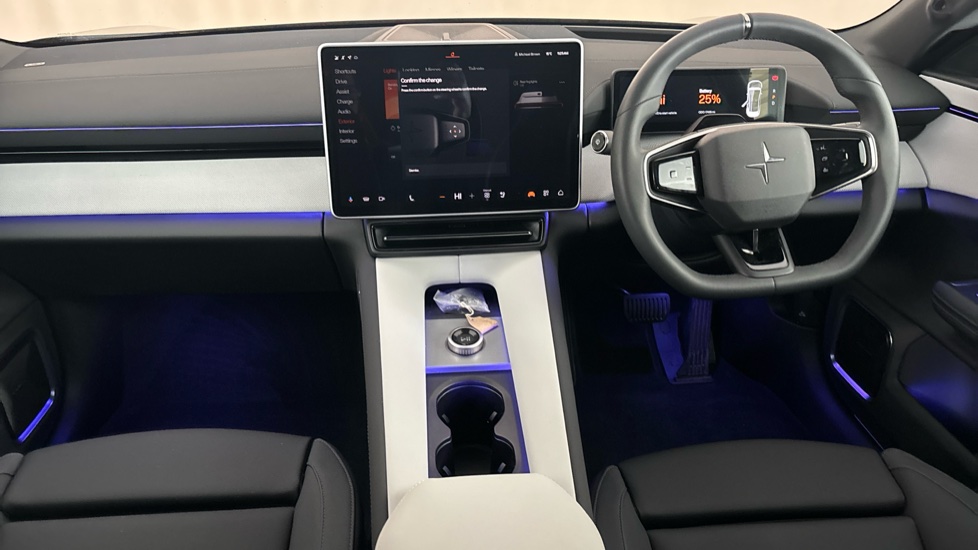 POLESTAR 4 Image 11