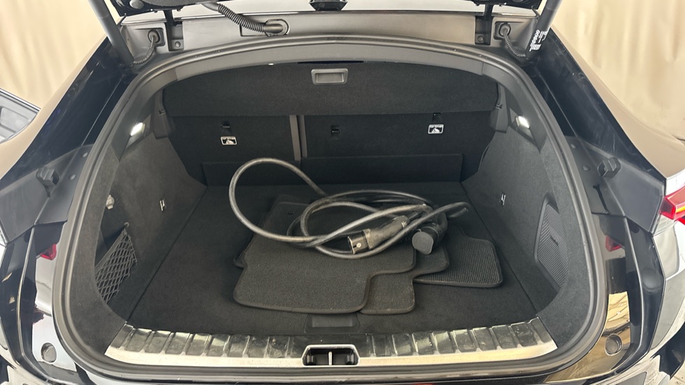 POLESTAR 4 Image 15