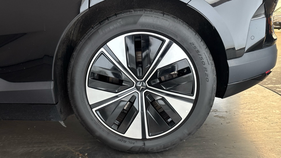 POLESTAR 4 Image 18