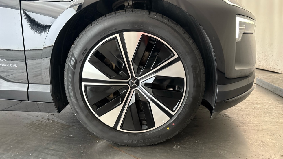 POLESTAR 4 Image 20