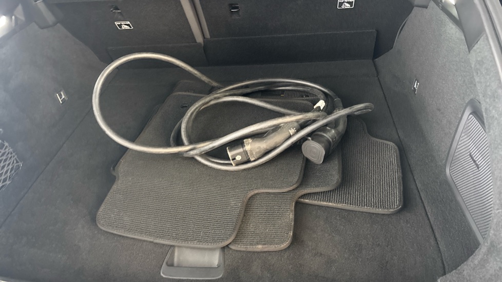 POLESTAR 4 Image 22