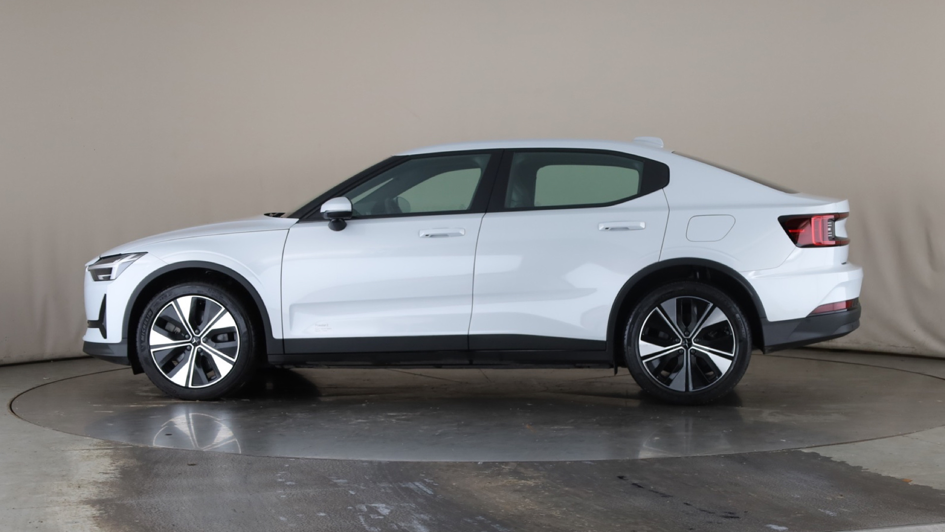 170kW 69kWh Standard Range Single motor 5dr Auto